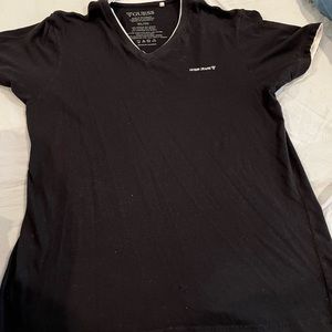 Guess mens t shirt